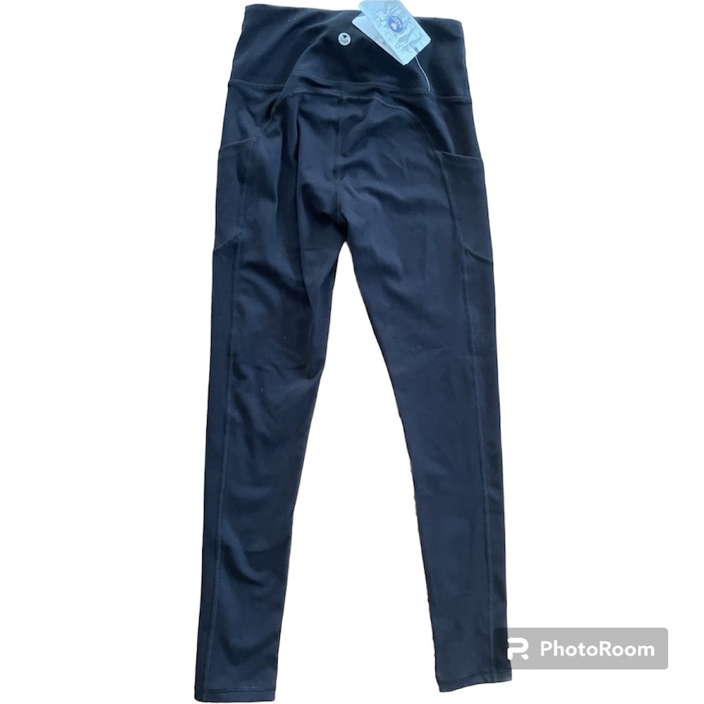 Black Performance leggings with pockets by Iunga